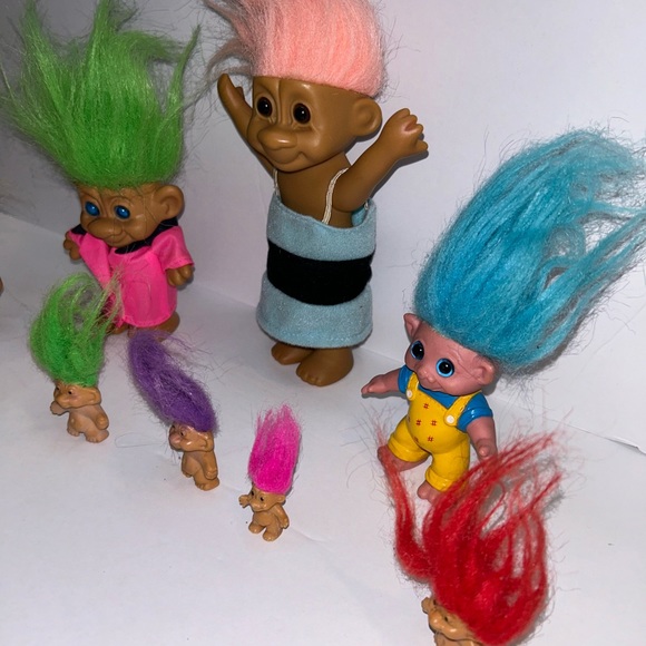 11 Troll Dolls Lot Russ & Forest Collectible Toys 9 Dolls & 2 Rings - Picture 8 of 10